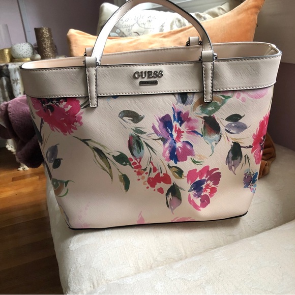 Guess cream floral tote - Picture 7 of 7